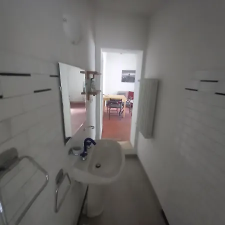 - Solo Locazioni Oltre 29 Giorni Apartmán *