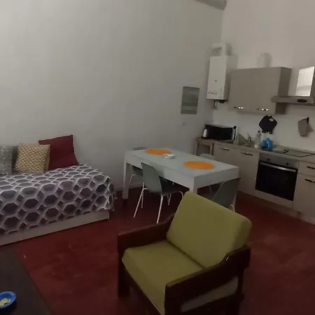 - Solo Locazioni Oltre 29 Giorni Apartmán *