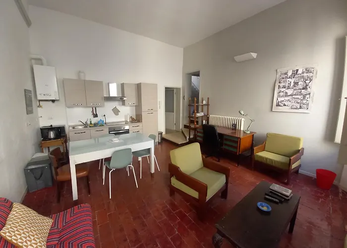 - Solo Locazioni Oltre 29 Giorni Daire